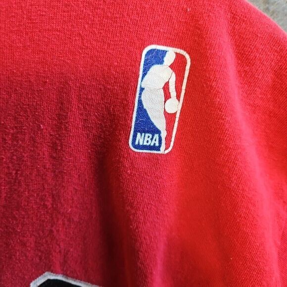 Adidas Men's Bulls NBA Lg Tshirt Basketball red cotton Hinrich #12 - Picture 2 of 12